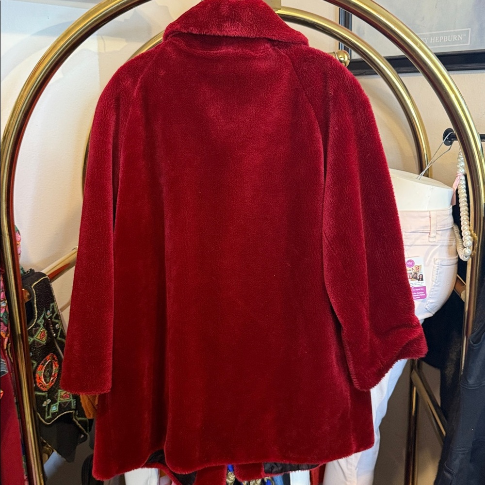Candace Orig. Red Faux Fur Coat LG - Picture 10 of 10